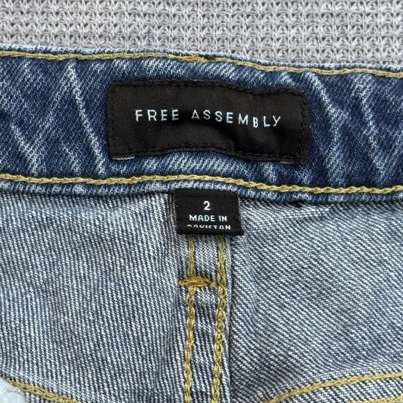 Free Assembly Womens Size 2 Blue Denim 90s Straight Jeans Mid Rise 5 Pockets - Picture 6 of 14